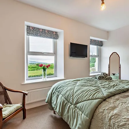 2 Bed In Ennerdale 95126 *