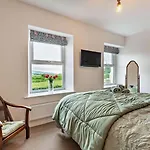 2 Bed In Frizington Oc-95126